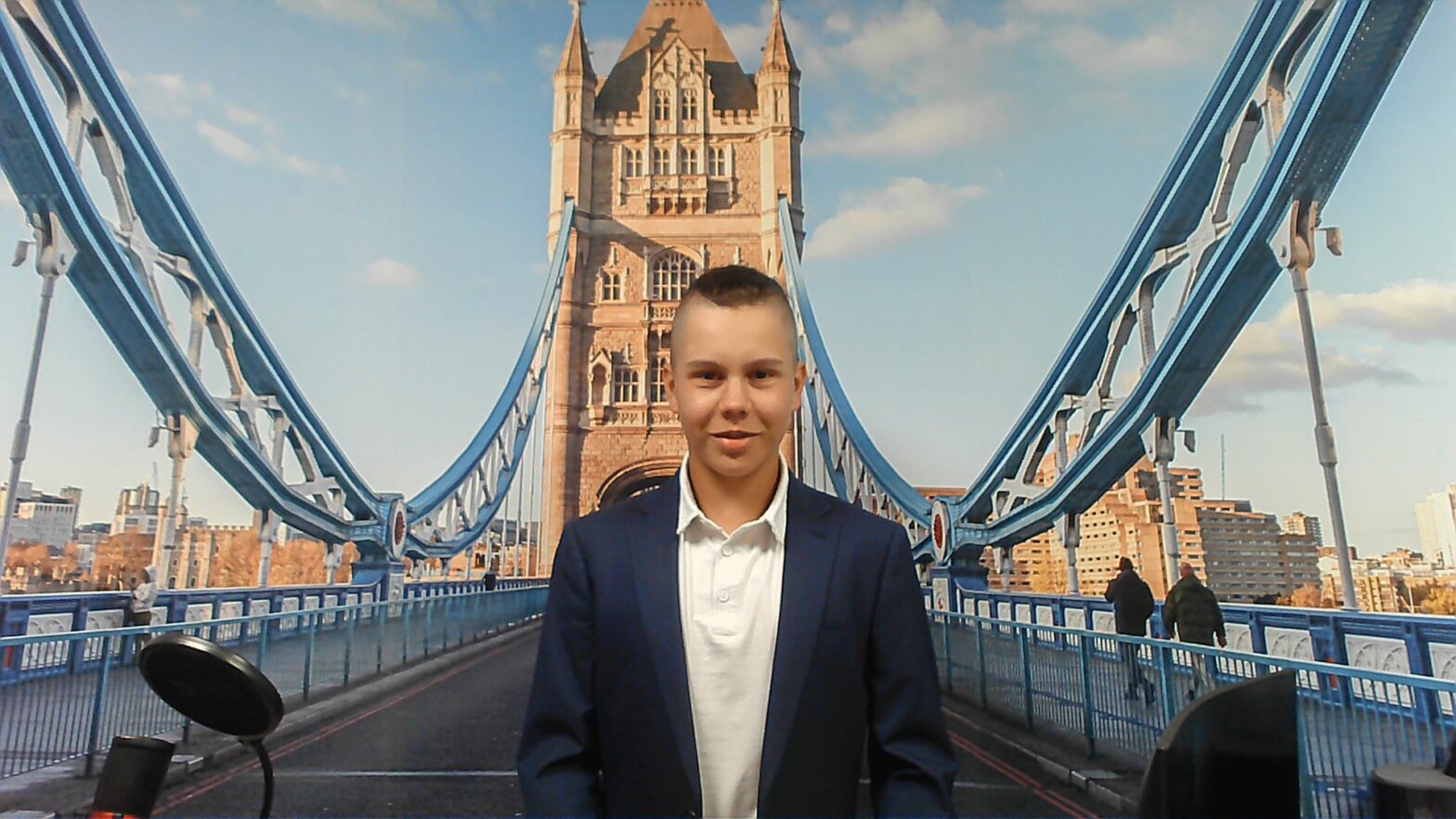 GGAT - Few and Far Between Edition 2 - Intermediate and Advanced - Real English Guarantee - Street English